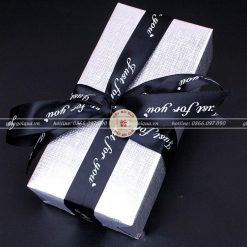 Giấy gói quà cao cấp sọc kẻ ngang dọc