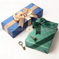 Giấy gói quà cao cấp kẻ ô vuông
