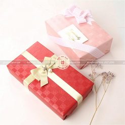 Giấy gói quà cao cấp kẻ ô vuông