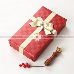 Giấy gói quà cao cấp kẻ ô vuông