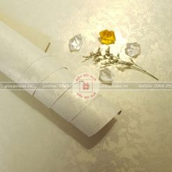 Giấy gói quà, bọc quà cao cấp vân hoa nổi màu kem