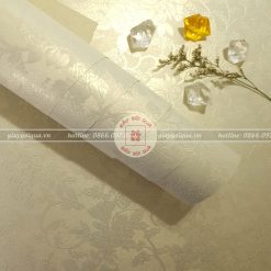 Giấy gói quà, bọc quà cao cấp vân hoa nổi màu kem
