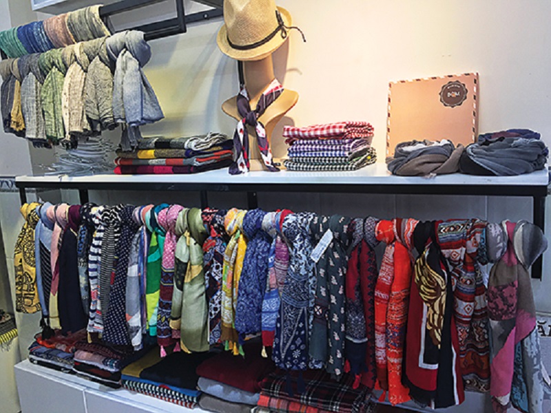 Tổng hợp các món quà tặng bạn đi du học ý nghĩa và thiết thực