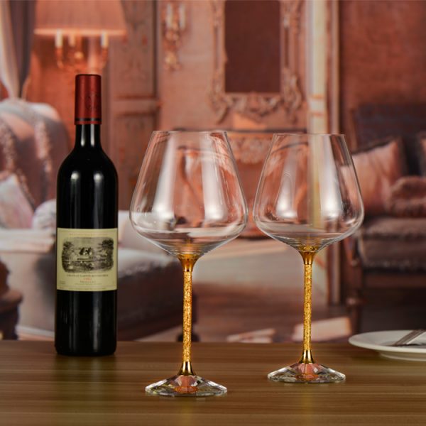 Quà tặng doanh nhân là bộ bình ly rượu vang