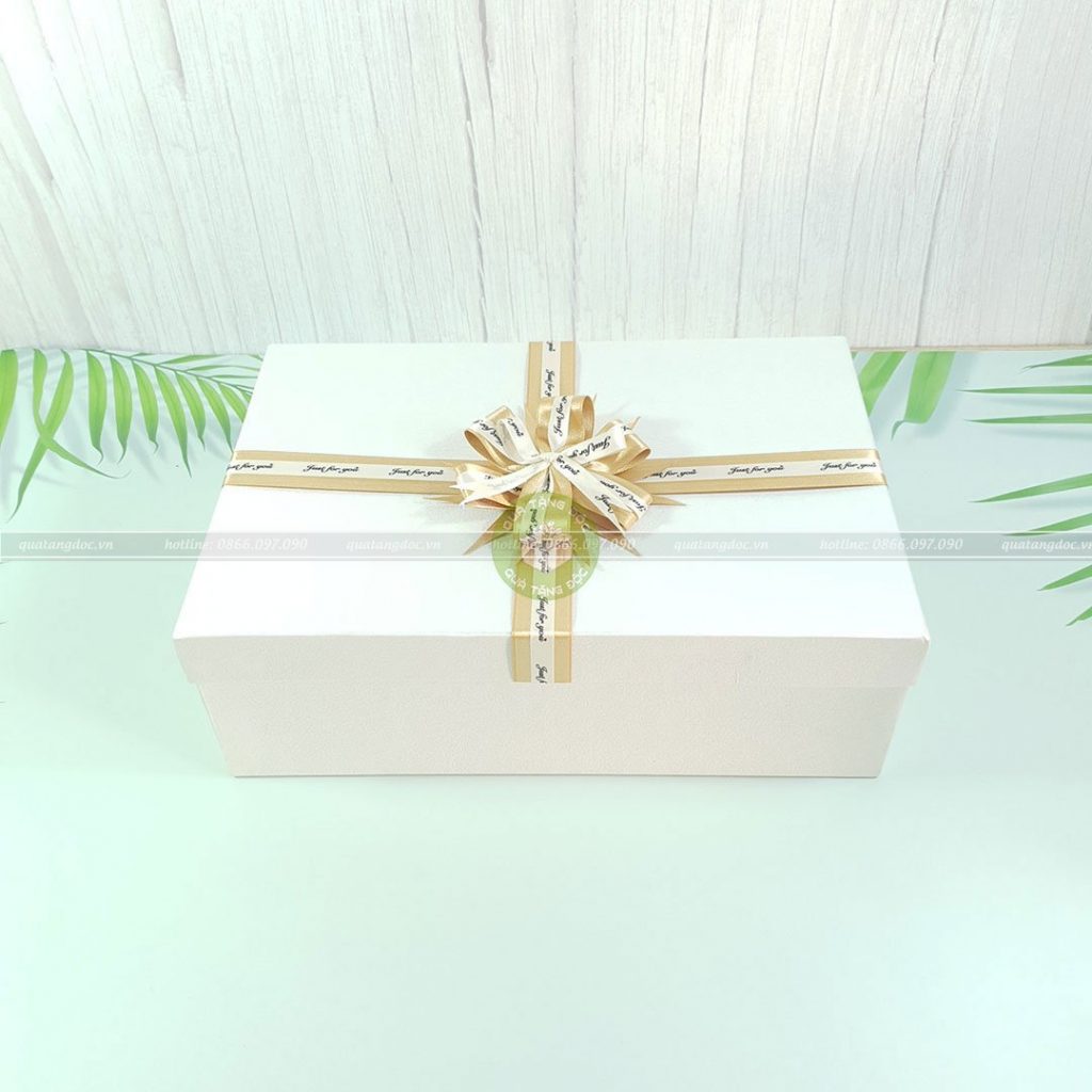 Hộp quà sinh nhật đẹp size to HQ03 – KT 30x20x10