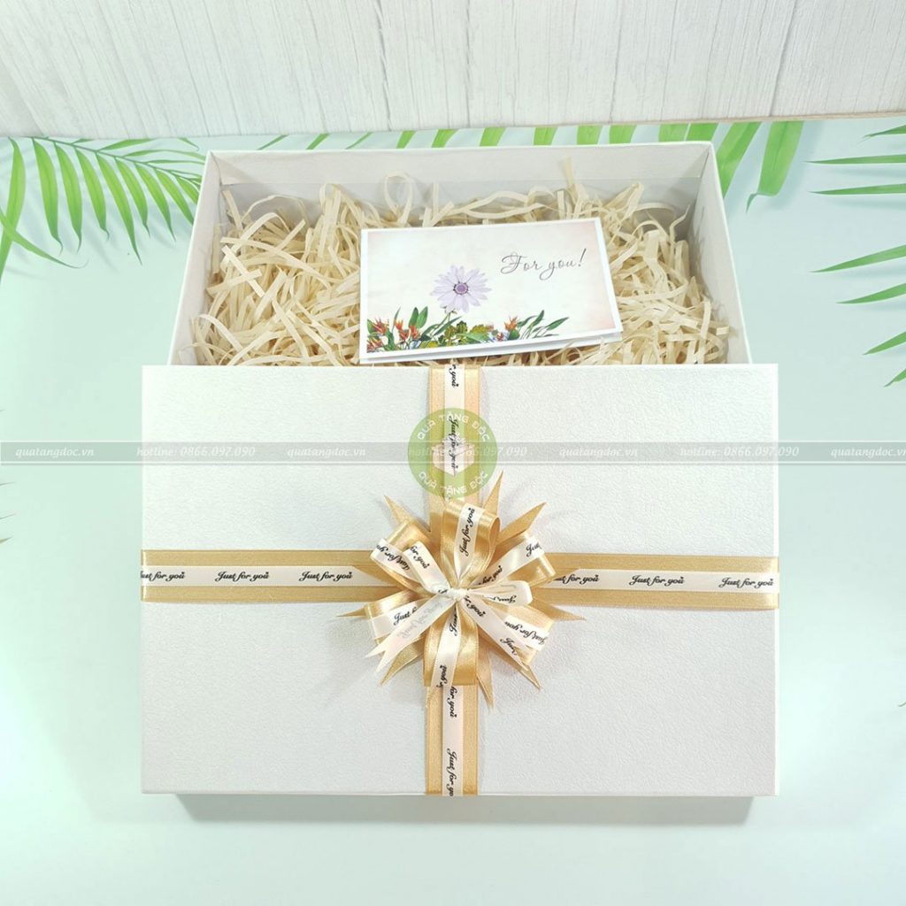 Hộp quà sinh nhật đẹp size to HQ03 – KT 30x20x10