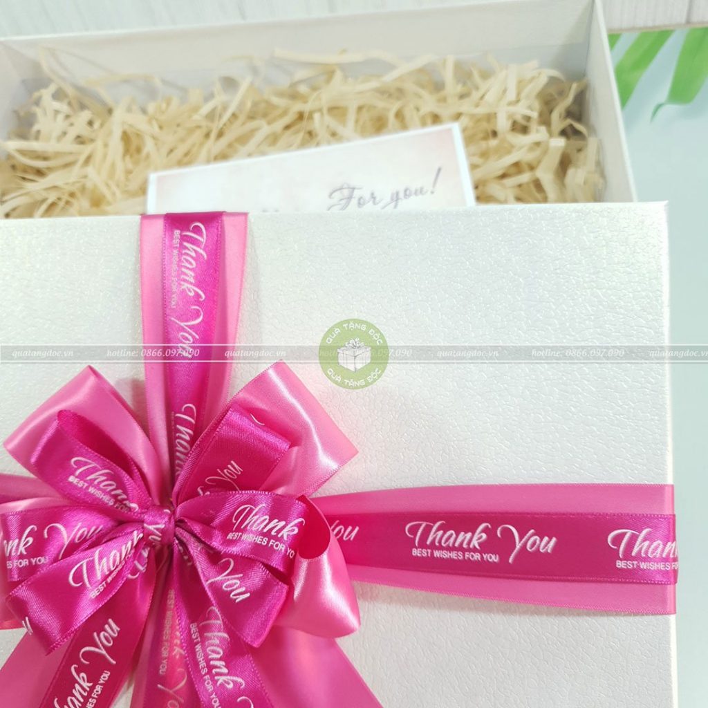 Hộp đựng quà HQ45 – KT 30x20x10