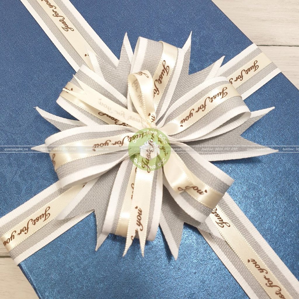 Hộp quà tặng sang trọng site 30x20x10cm – HQ31