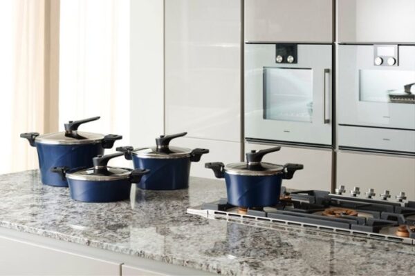 Nồi áp suất quà tặng nhân viên 20/10 không thể bỏ qua