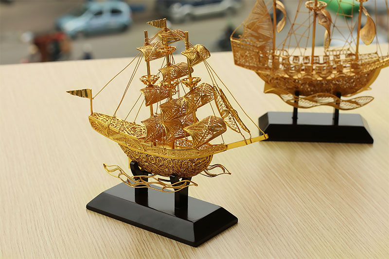 TOP 10+ Mẫu quà tặng mạ vàng cao cấp và độc đáo