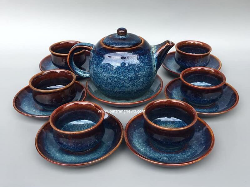 Khay đựng mứt Tết là món quà tặng gốm sứ thiết thực