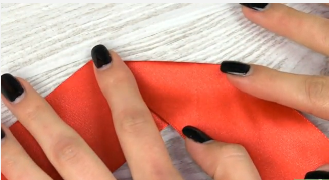 Cách làm hoa bằng ruy băng lụa 2 cm cực kỳ đẹp mắt mà đơn giản