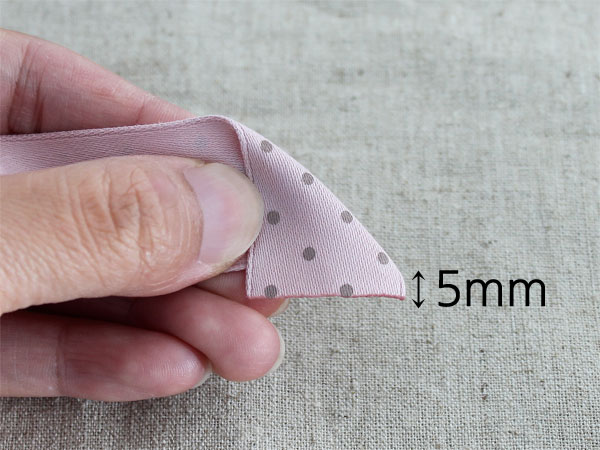 Hướng dẫn cách dùng ruy băng làm hoa hồng đẹp mà đơn giản