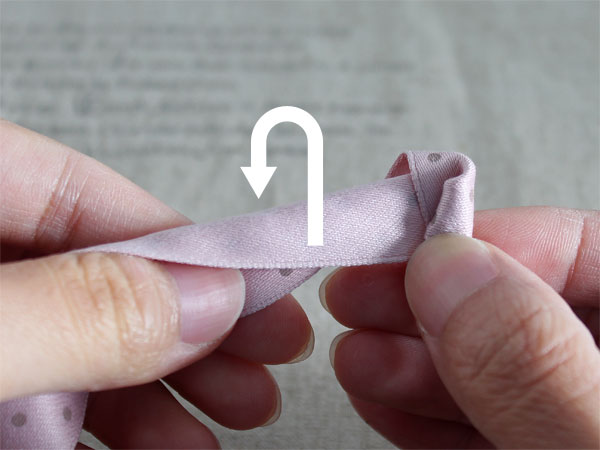 Hướng dẫn cách dùng ruy băng làm hoa hồng đẹp mà đơn giản