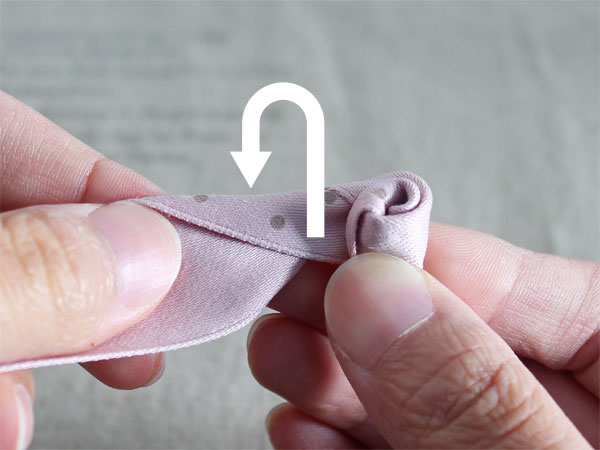 Hướng dẫn cách dùng ruy băng làm hoa hồng đẹp mà đơn giản