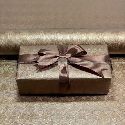Giấy gói quà bọc quà vân sò cao cấp màu cafe - CC26